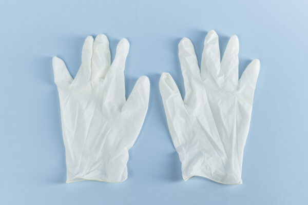 LATEX EXAMINATION GLOVES 100/PK  قفازات مطاطية